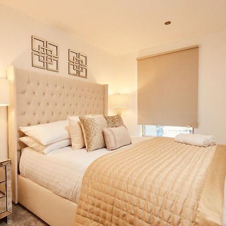 Deluxe City Apt, Beautiful River View,Free Parking No Balcony Leeds  Kültér fotó