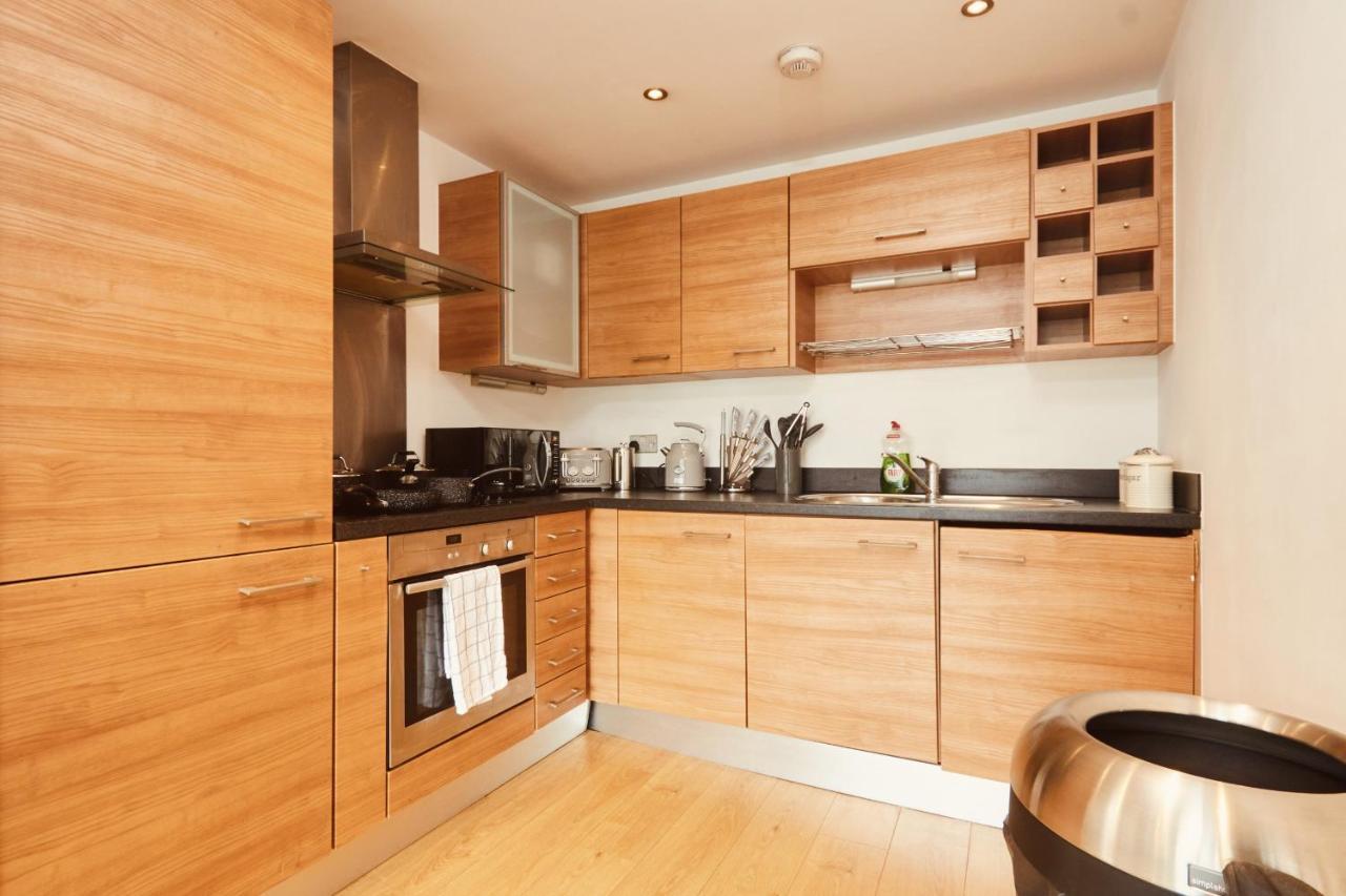 Deluxe City Apt, Beautiful River View,Free Parking No Balcony Leeds  Kültér fotó