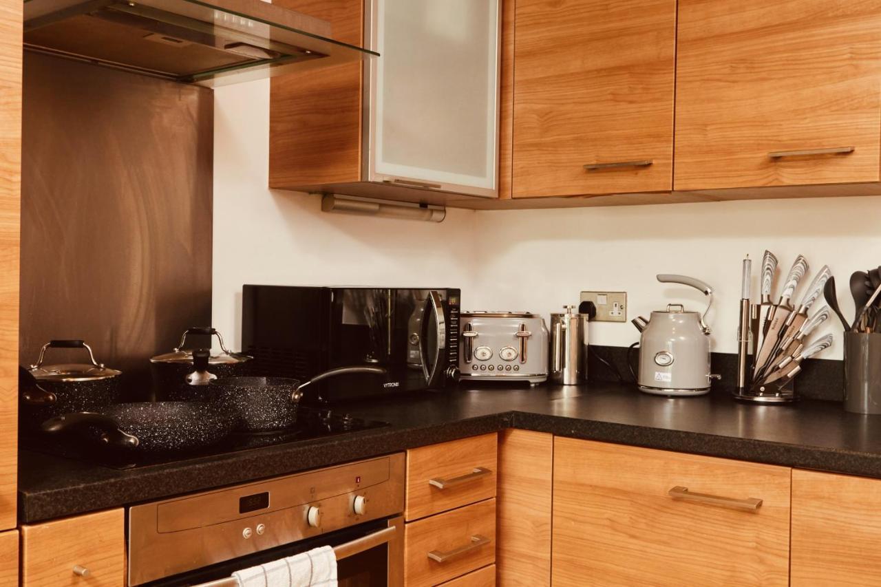 Deluxe City Apt, Beautiful River View,Free Parking No Balcony Leeds  Kültér fotó