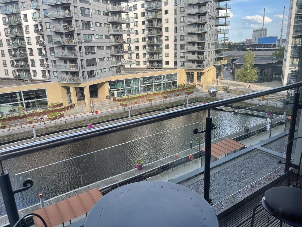 Deluxe City Apt, Beautiful River View,Free Parking No Balcony Leeds  Kültér fotó