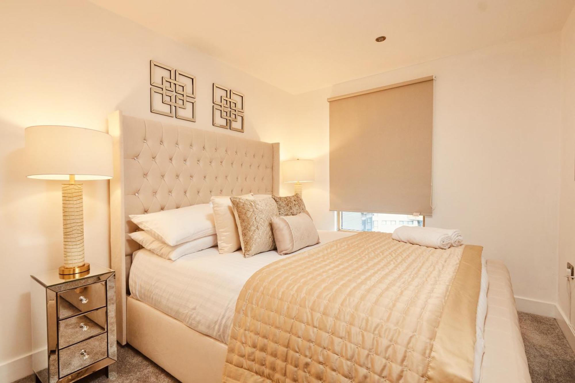 Deluxe City Apt, Beautiful River View,Free Parking No Balcony Leeds  Kültér fotó